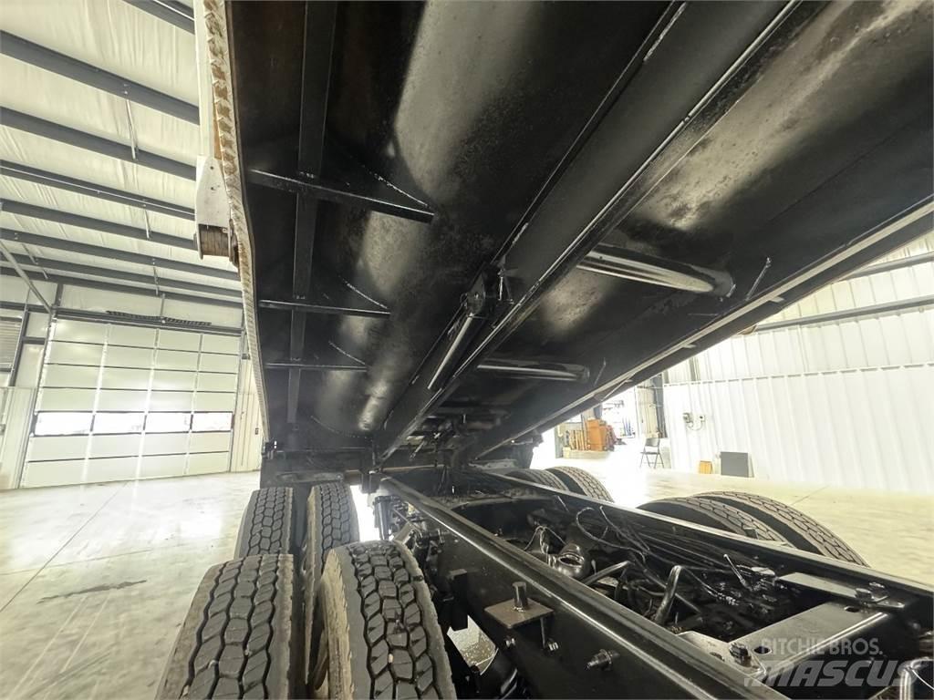 Kenworth W990 شاحنات قلابة