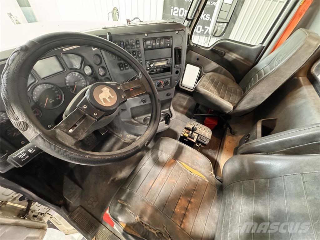 Mack CHU613 وحدات الجر