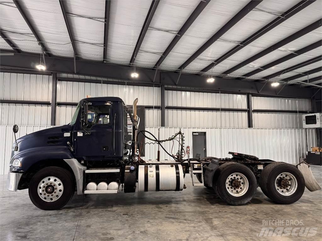 Mack CXU613 وحدات الجر