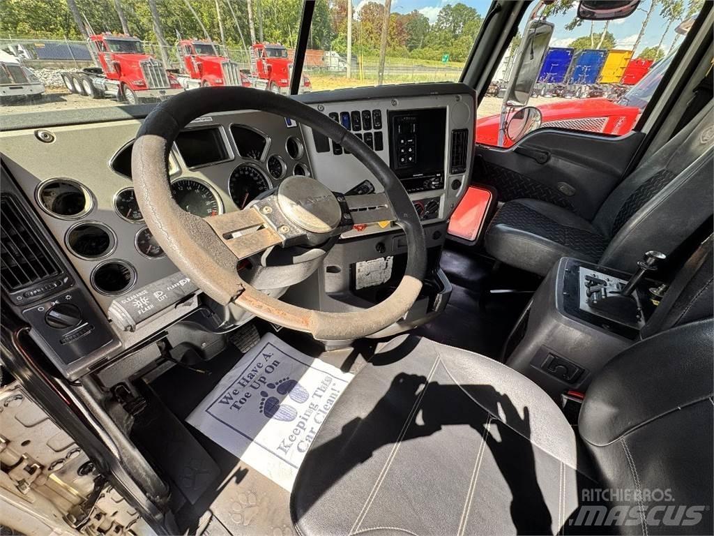 Mack CXU613 شاحنات قلابة