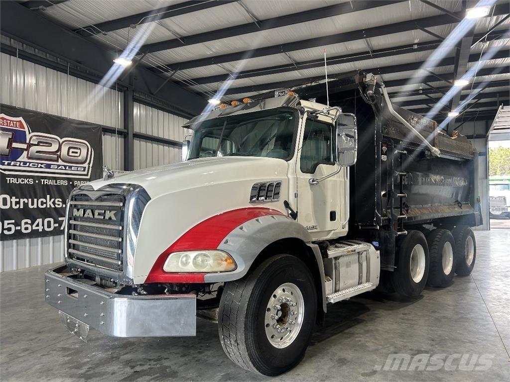 Mack Granite شاحنات قلابة