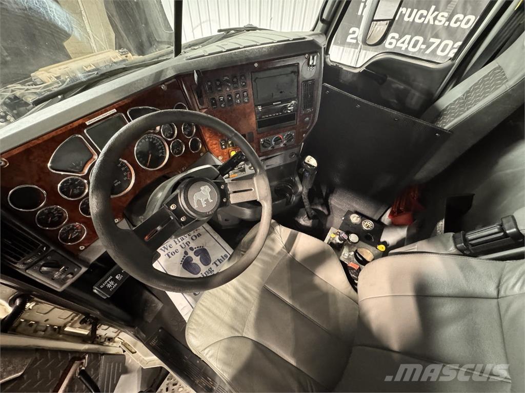 Mack Granite شاحنات قلابة