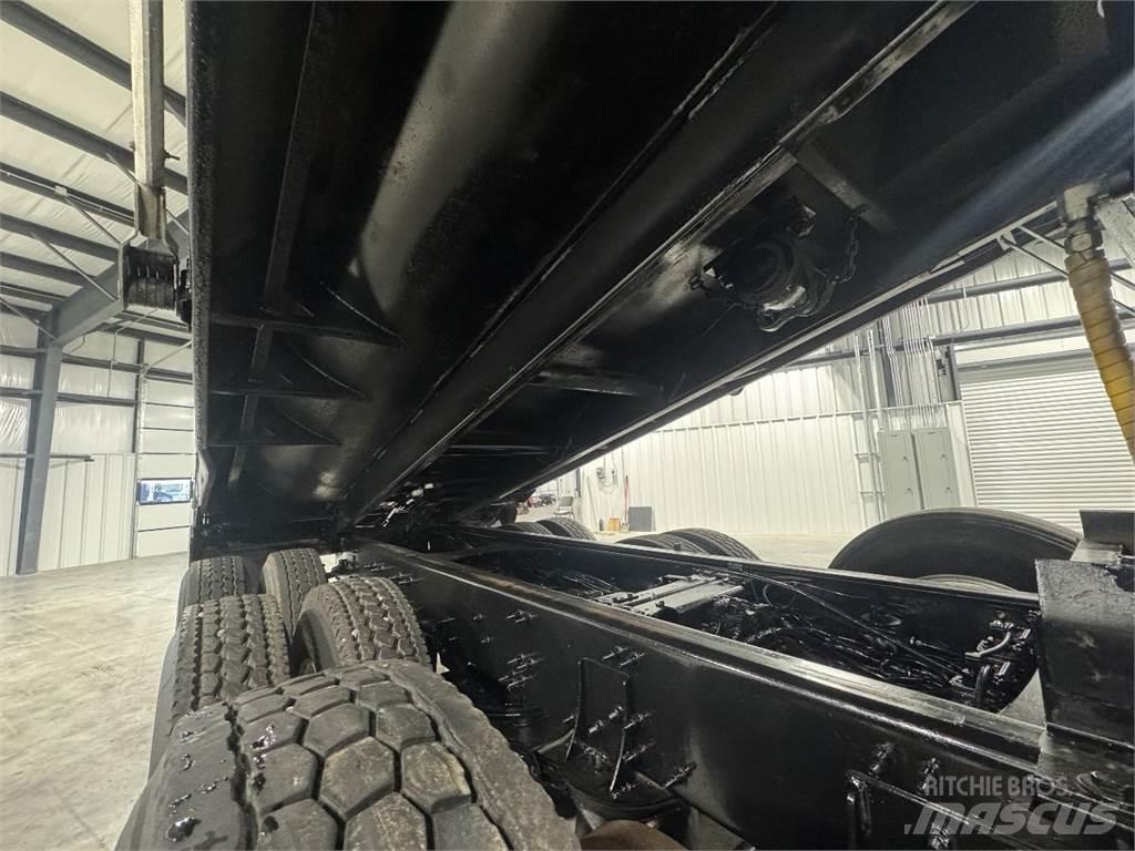 Mack GU713 شاحنات قلابة