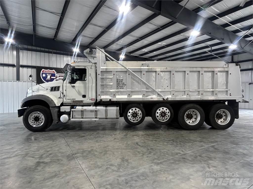 Mack GU713 شاحنات قلابة