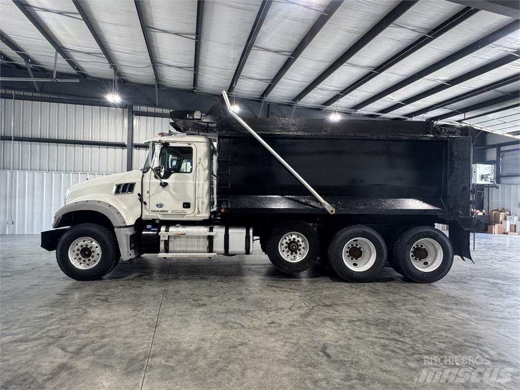 Mack GU713 شاحنات قلابة