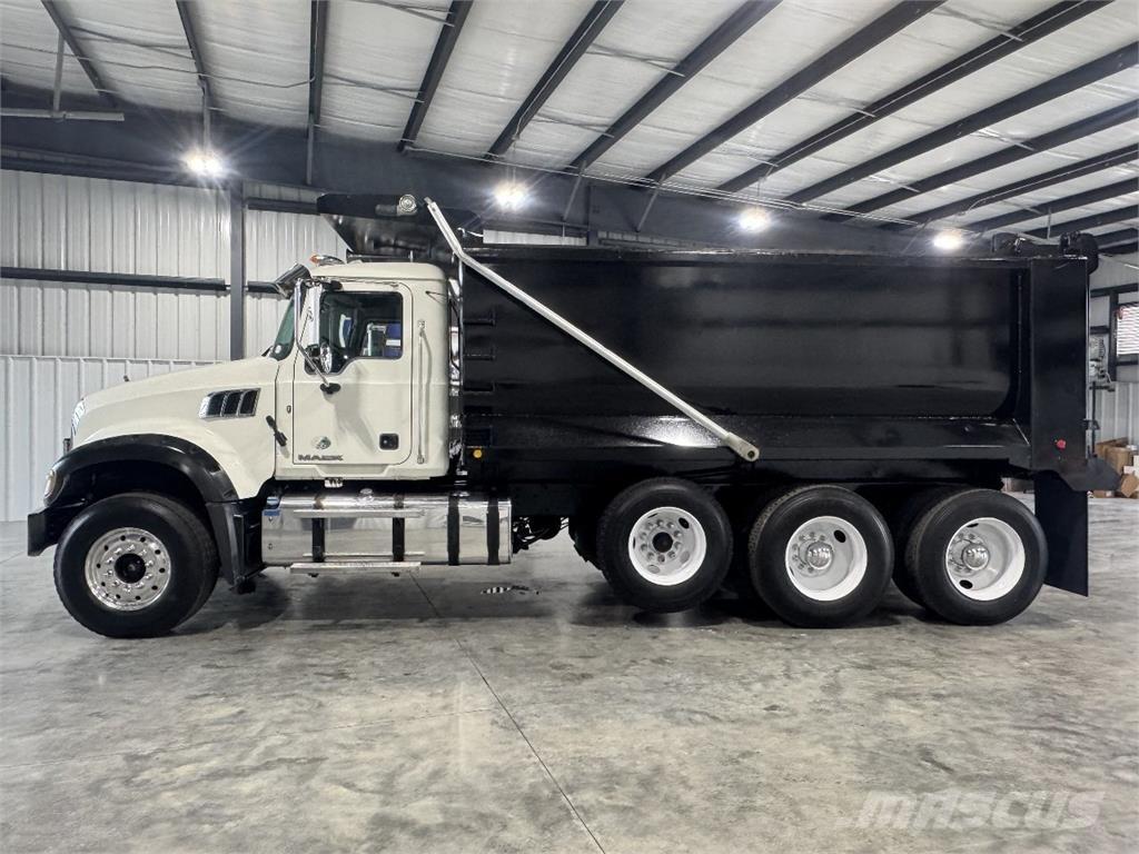 Mack GU713 شاحنات قلابة
