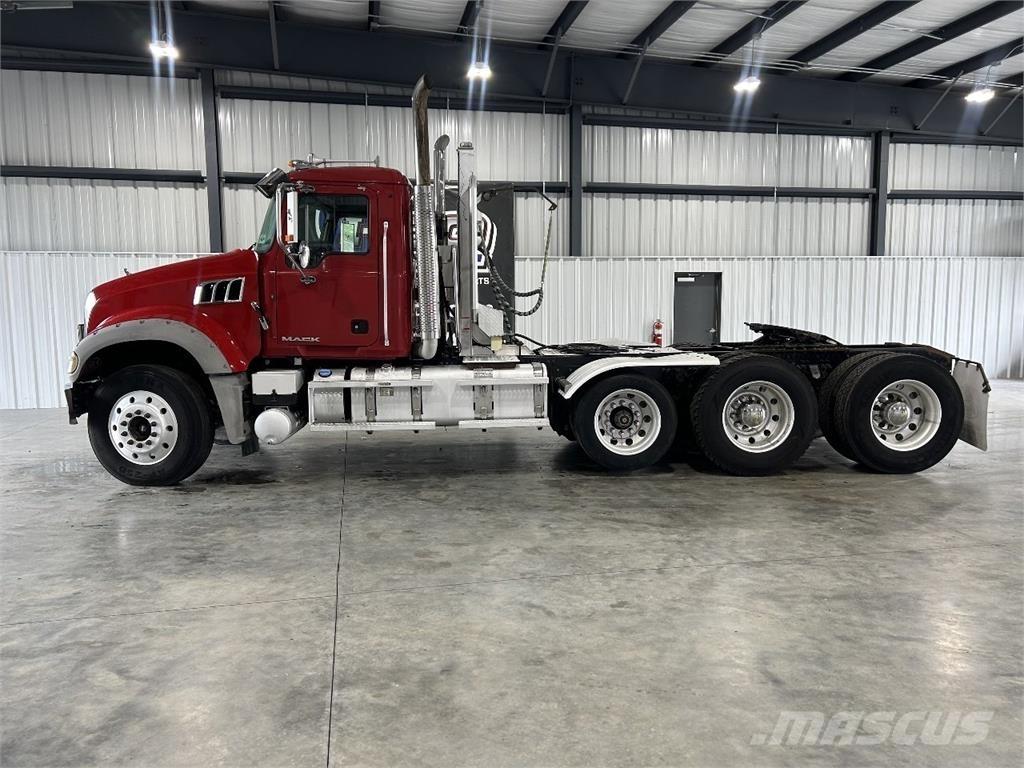 Mack GU713 وحدات الجر