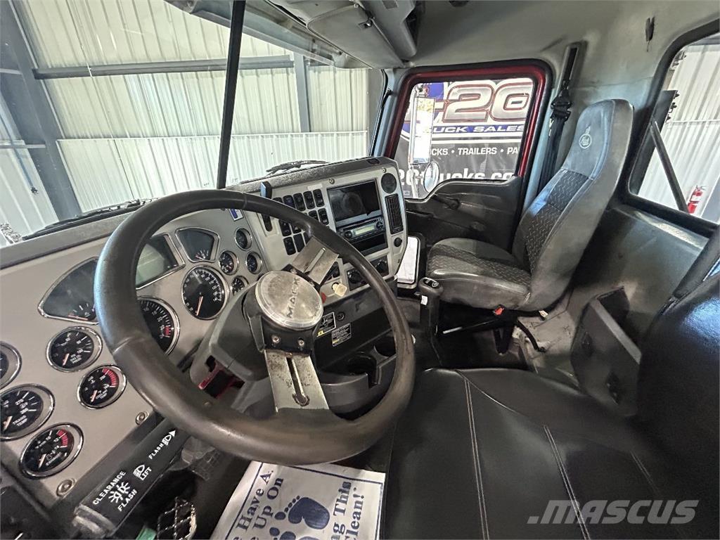 Mack GU713 وحدات الجر