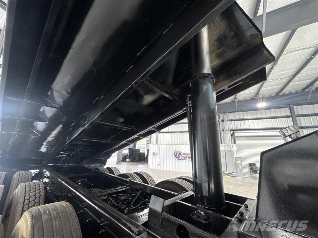 Mack GU713 شاحنات قلابة