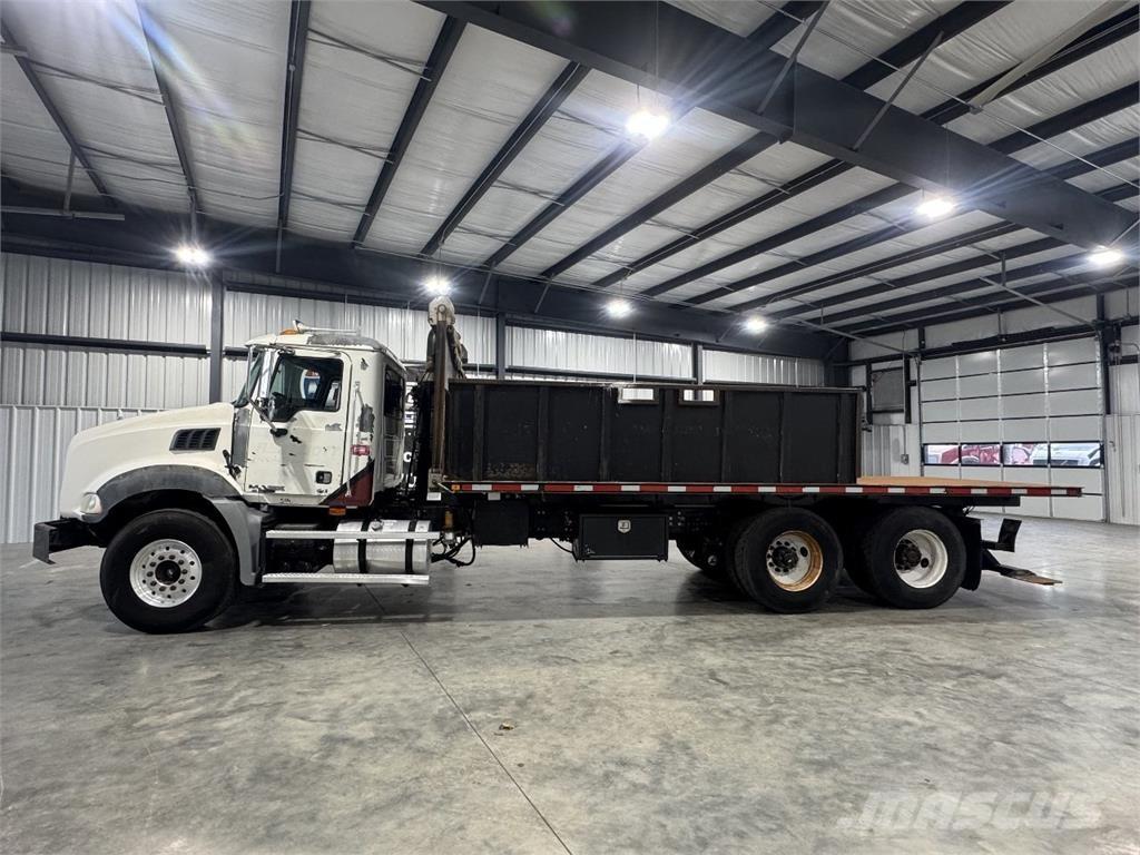 Mack GU813 منصات