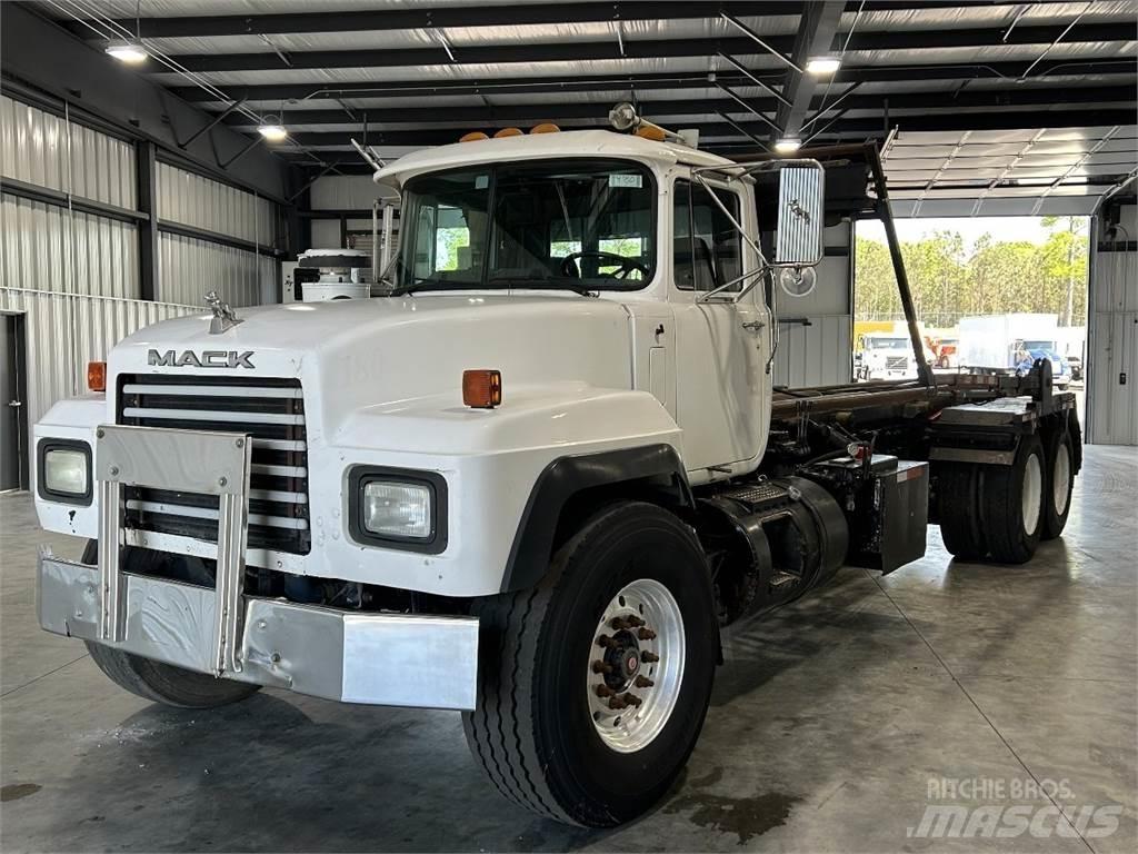 Mack RD688S شاحنات الحاويات