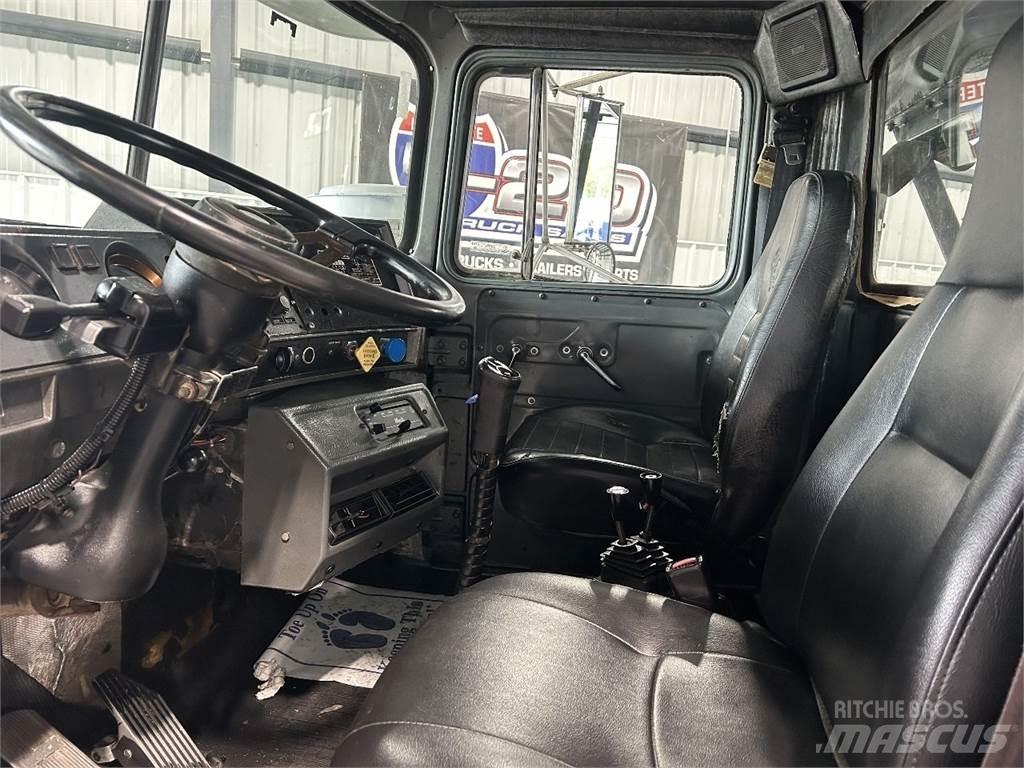 Mack RD688S شاحنات الحاويات