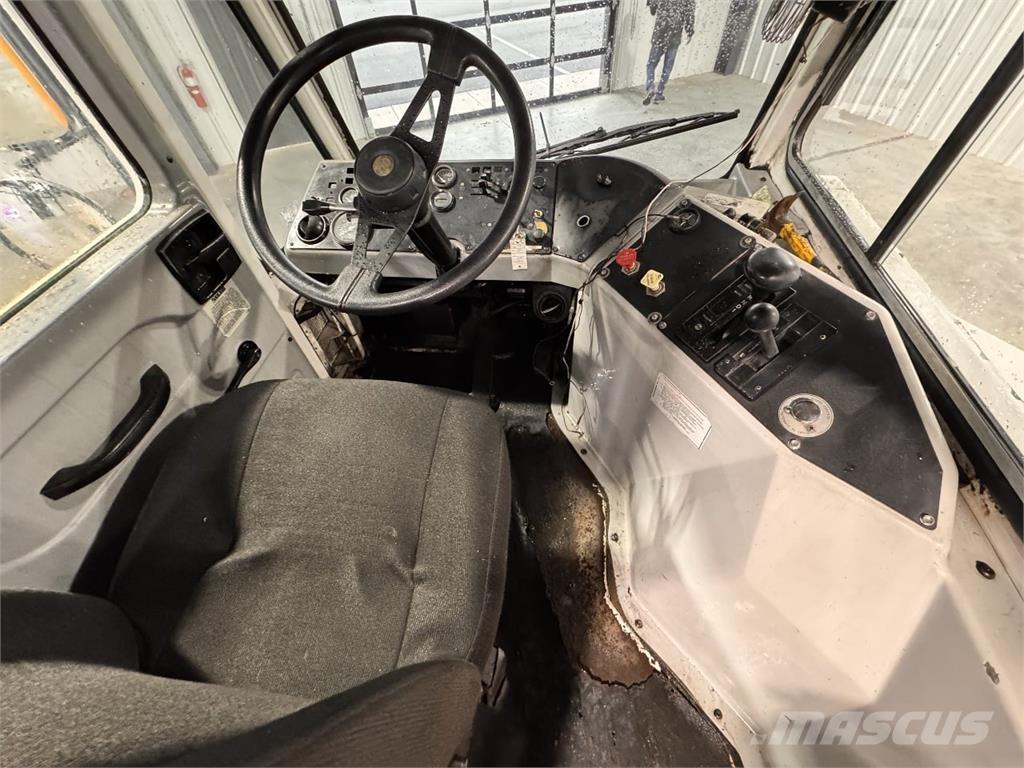 Ottawa Kalmar جرارات صالات المطارات