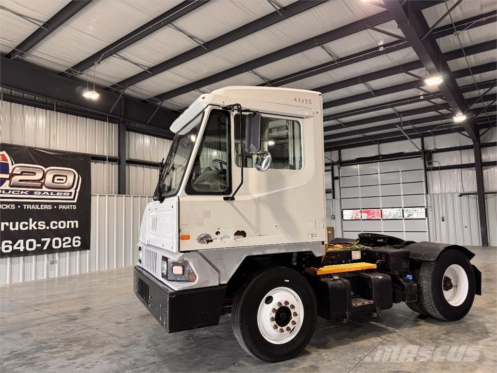 Ottawa Spotter جرارات صالات المطارات