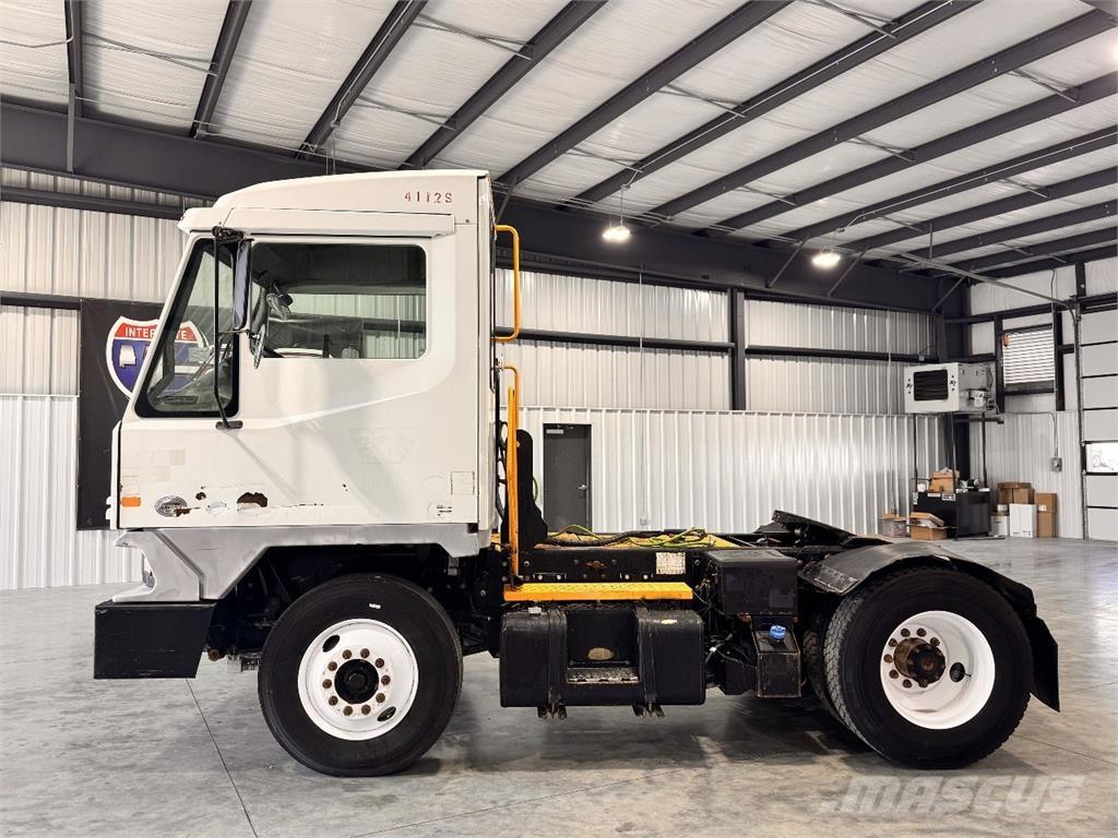 Ottawa Spotter جرارات صالات المطارات