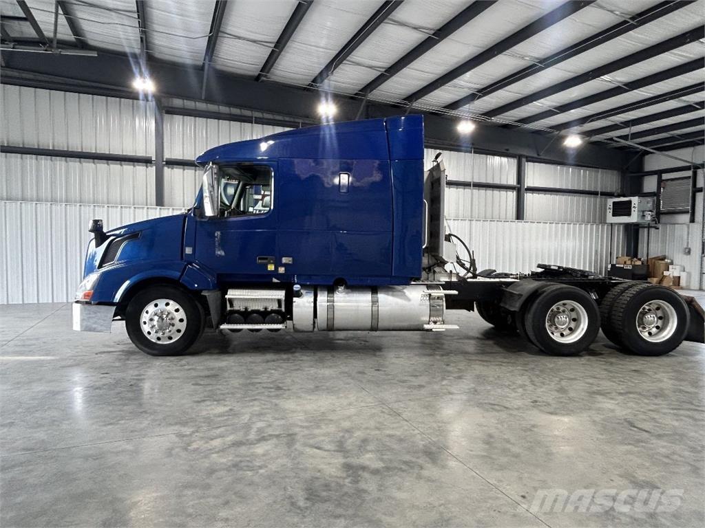 Volvo VNL630 وحدات الجر