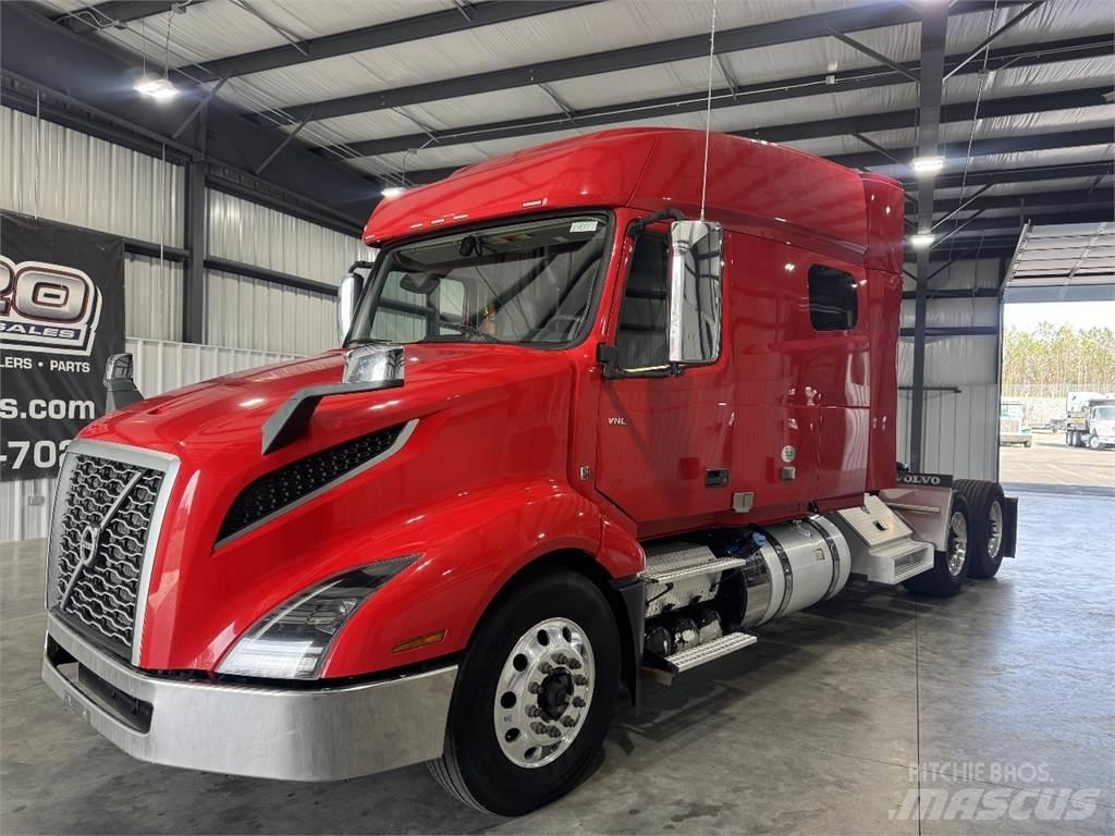 Volvo VNL64T740 وحدات الجر