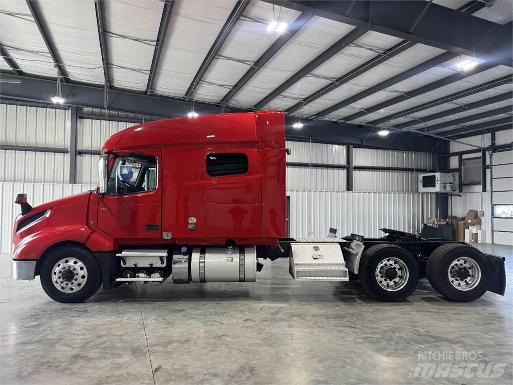 Volvo VNL64T740 وحدات الجر