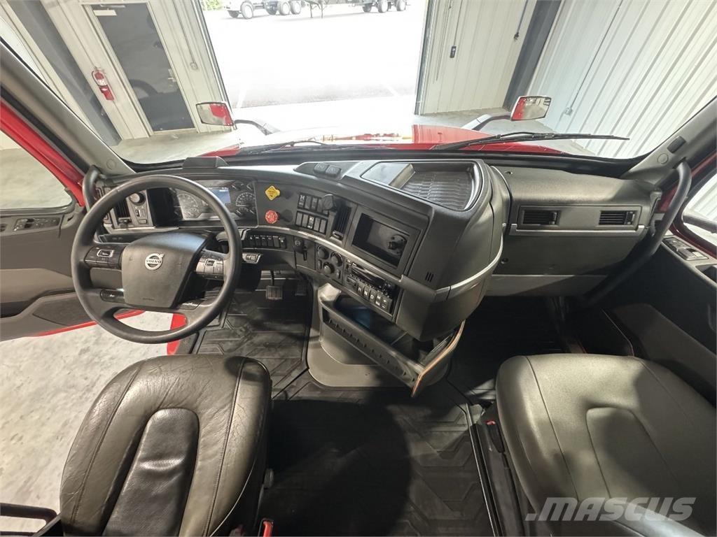 Volvo VNL64T740 وحدات الجر