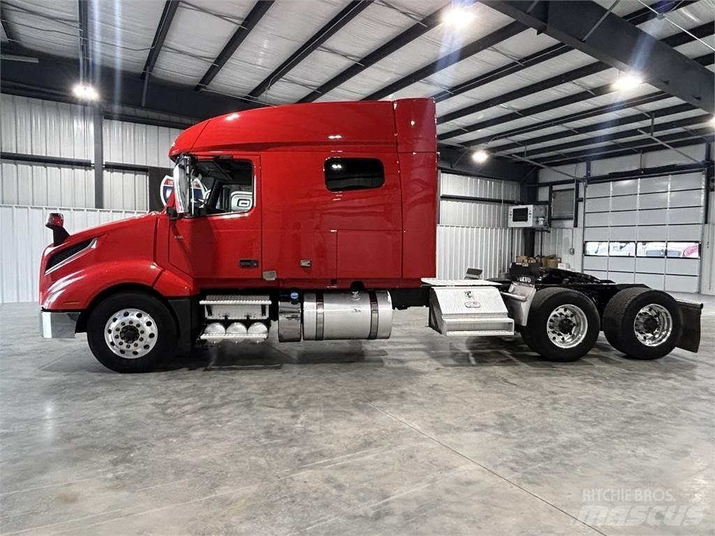 Volvo VNL64T740 وحدات الجر