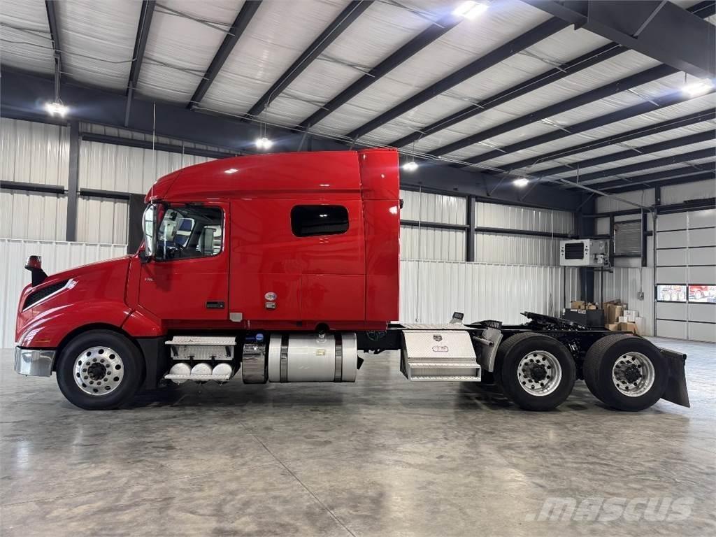 Volvo VNL64T740 وحدات الجر
