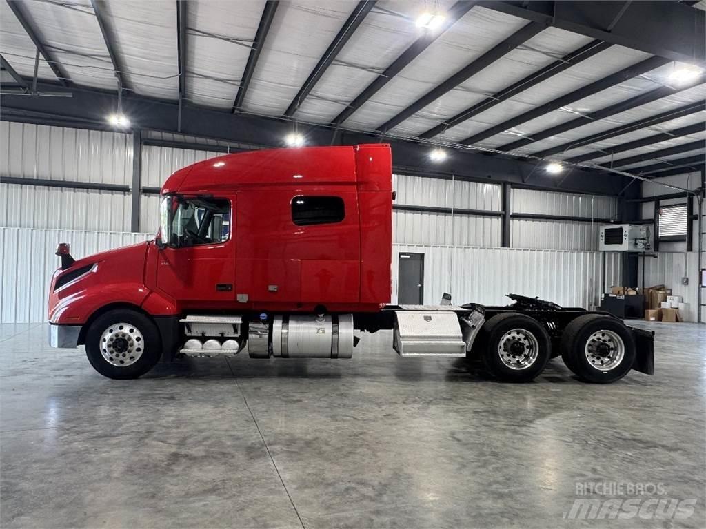 Volvo VNL740 وحدات الجر
