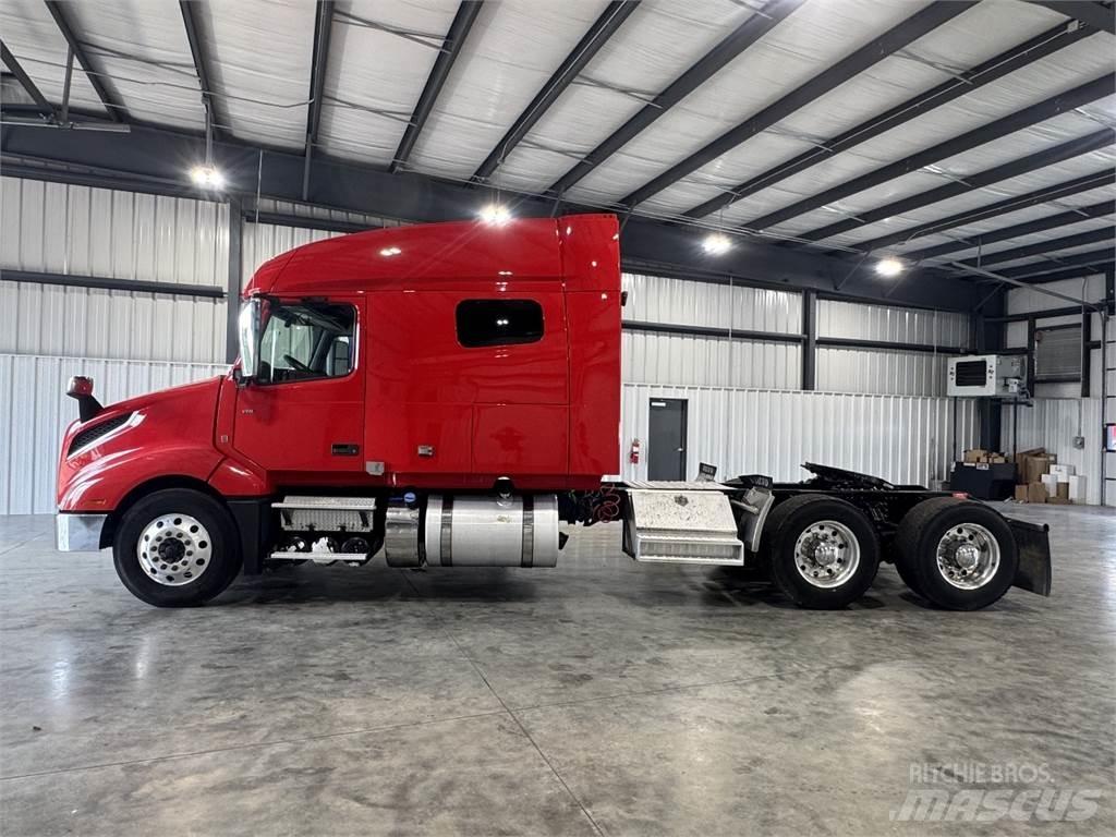 Volvo VNL740 وحدات الجر