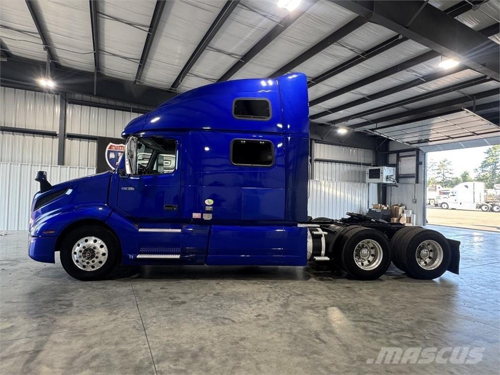Volvo VNL860 وحدات الجر