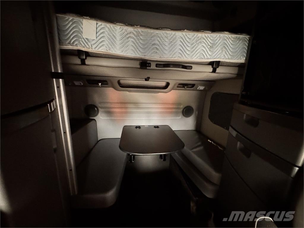 Volvo VNL860 وحدات الجر