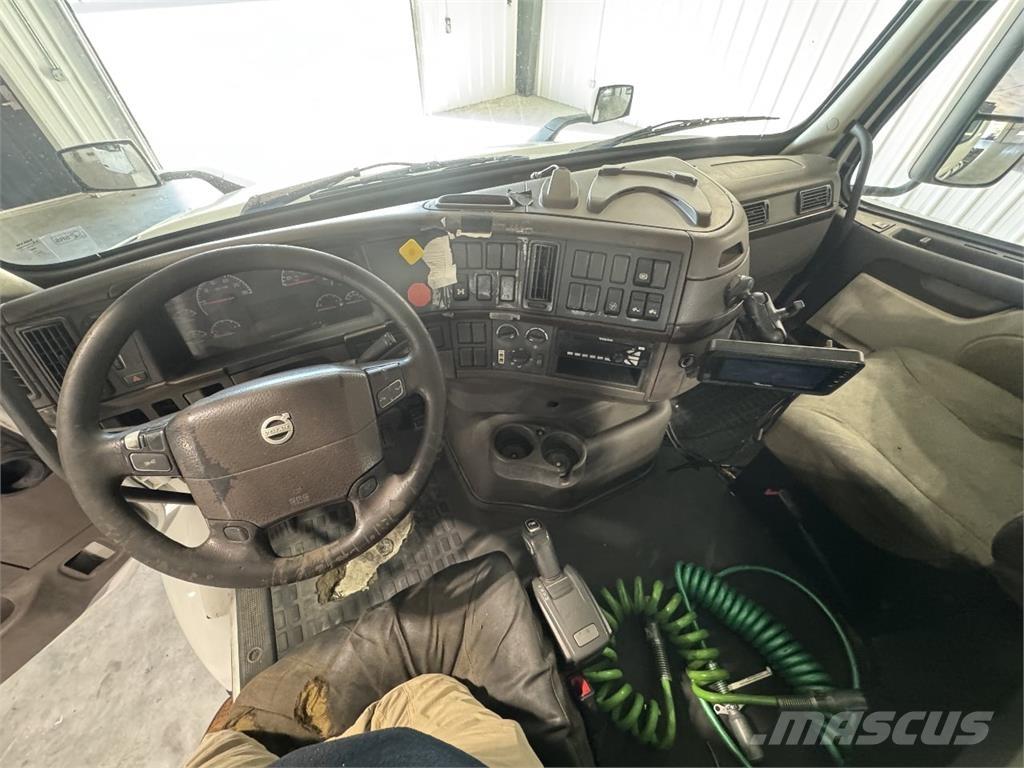 Volvo VNM وحدات الجر