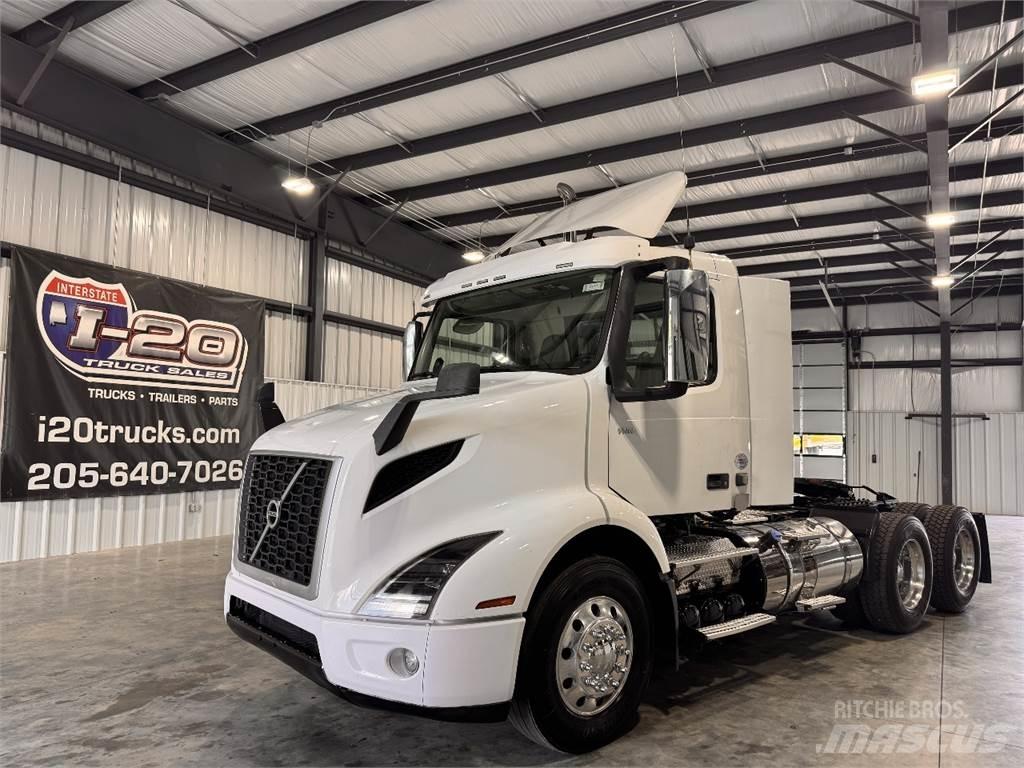 Volvo VNR64T300 وحدات الجر
