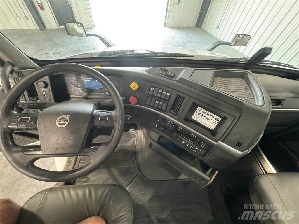 Volvo VNR64T300 وحدات الجر