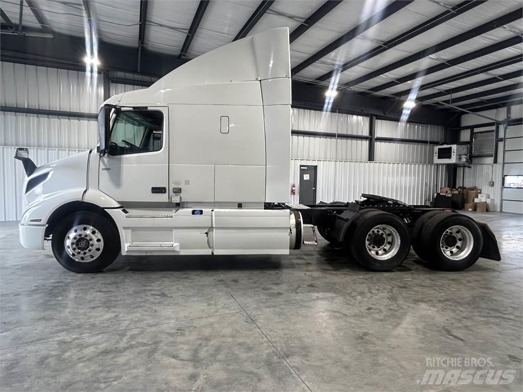 Volvo VNR64T640 وحدات الجر