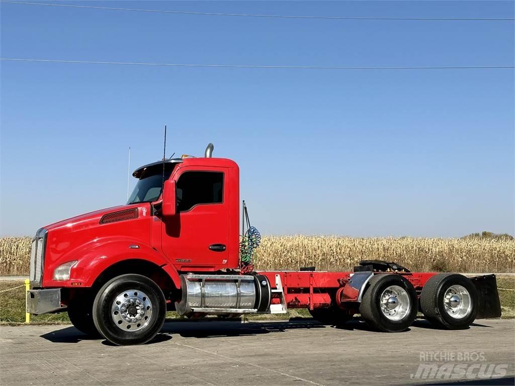 Kenworth T880 وحدات الجر