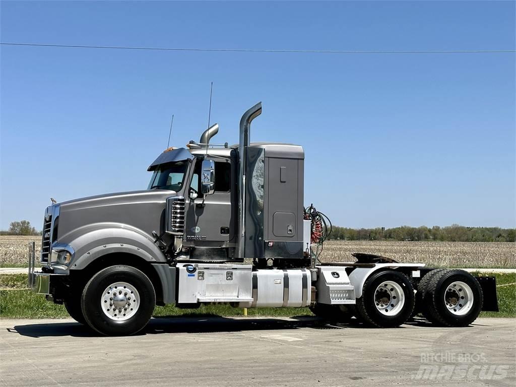 Mack Titan TD713 وحدات الجر
