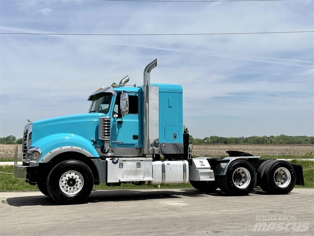 Mack Titan TD713 وحدات الجر