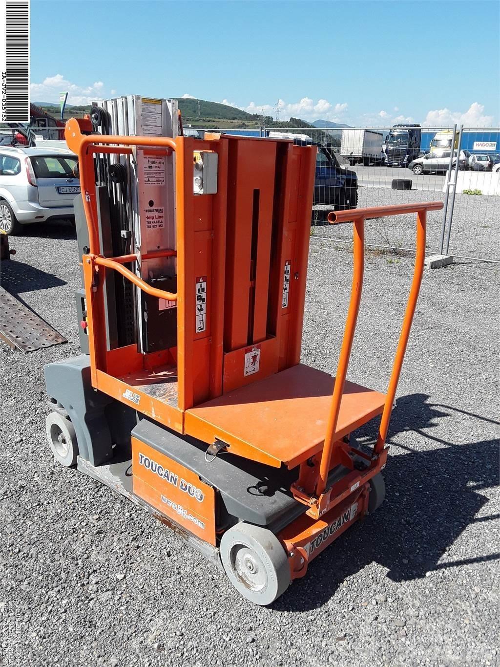 JLG Toucan duo رافعات السارية الرأسية