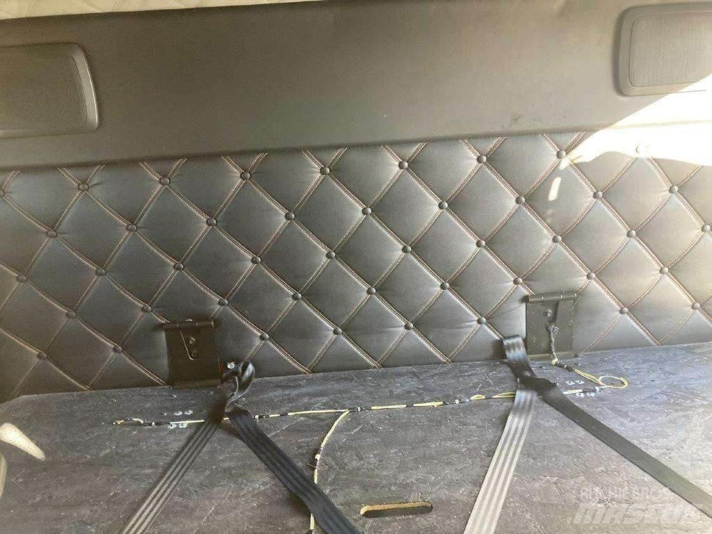 Kenworth T680 وحدات الجر