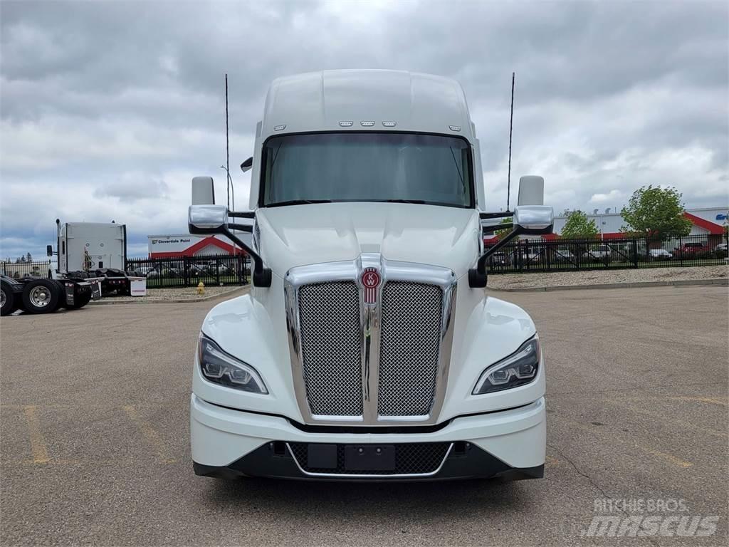Kenworth T680 وحدات الجر