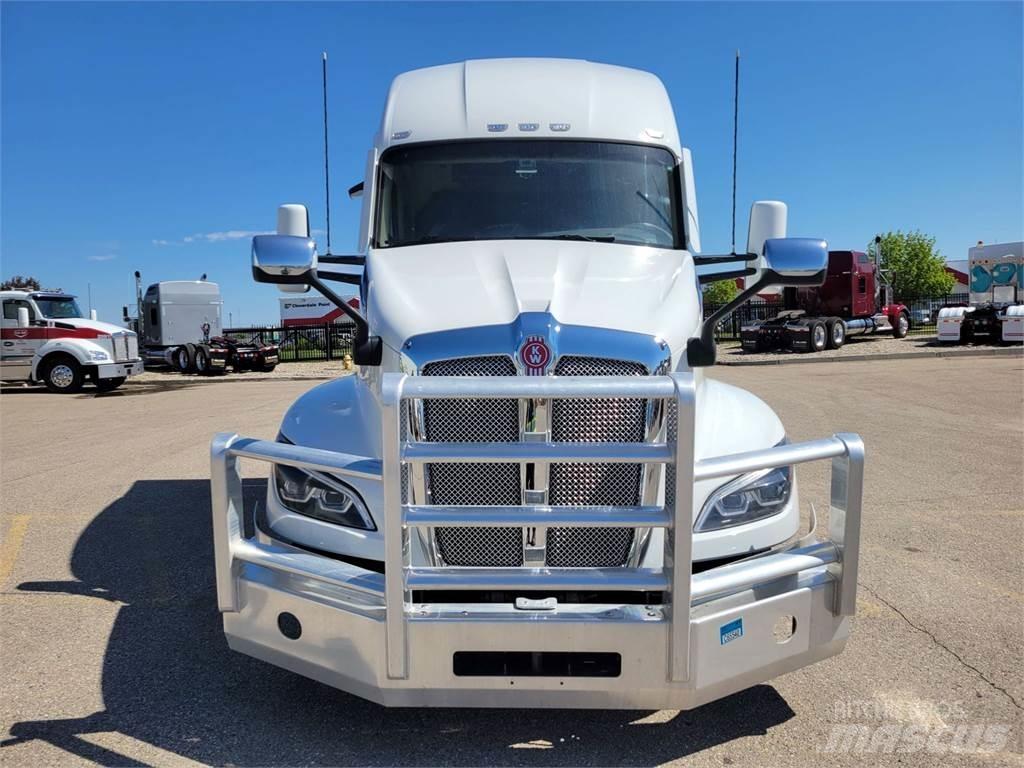 Kenworth T680 وحدات الجر