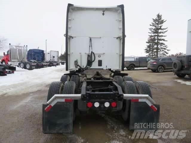 Kenworth T680 وحدات الجر