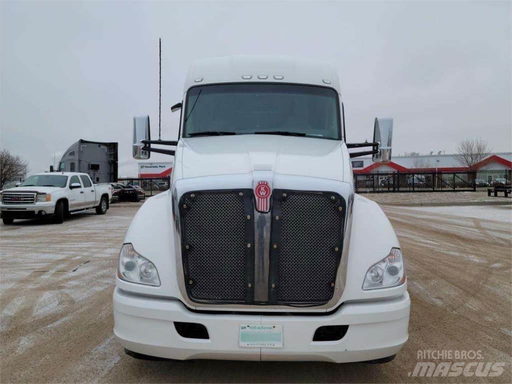 Kenworth T680 وحدات الجر