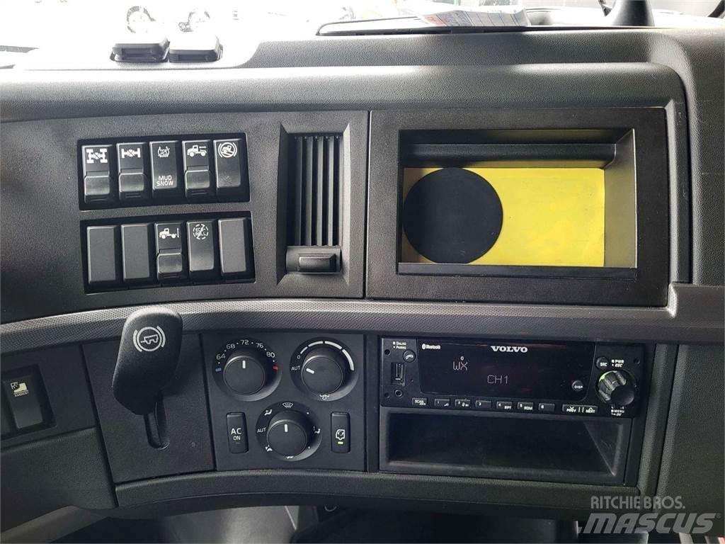 Volvo VNL 760 شاحنات بمقصورة وهيكل