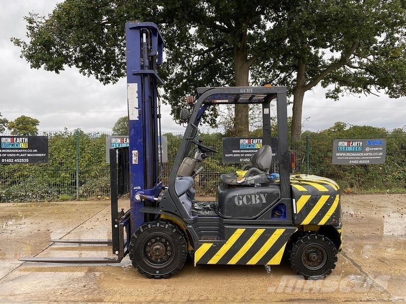 Komatsu FD25T-12 شاحنات ذات رافعات شوكية - أخرى