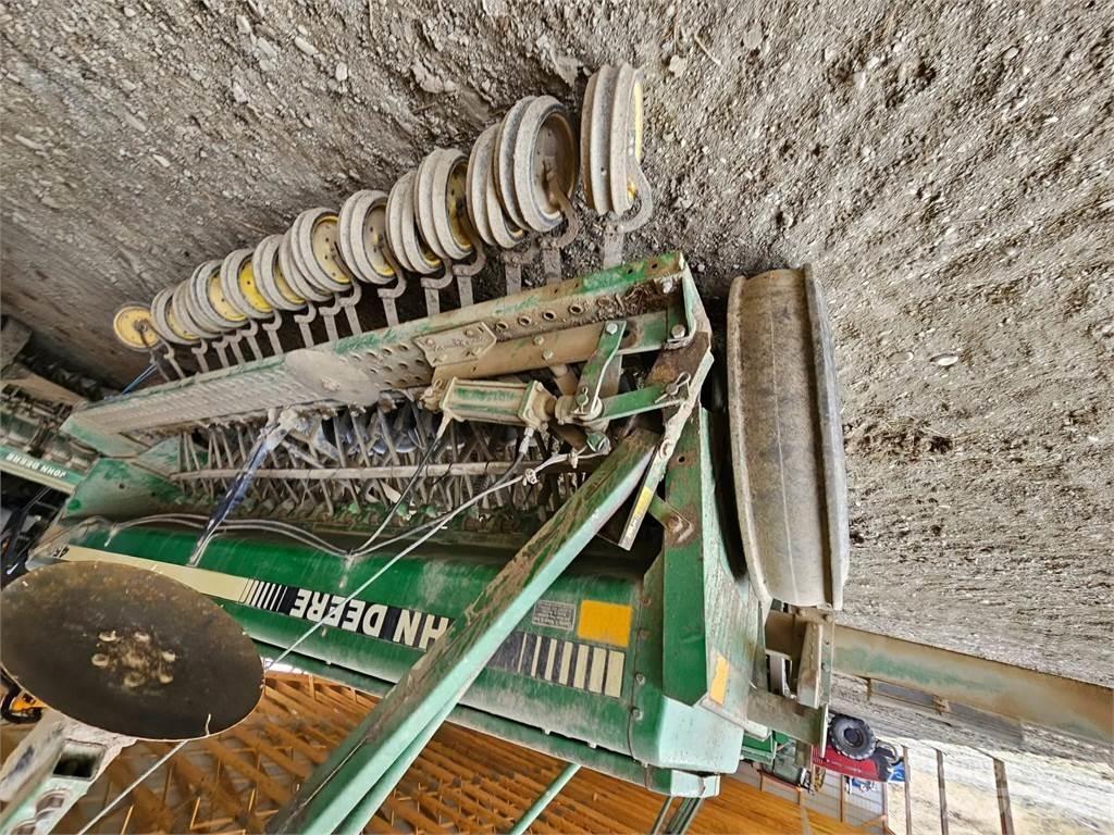 John Deere 450 مكونات أخرى