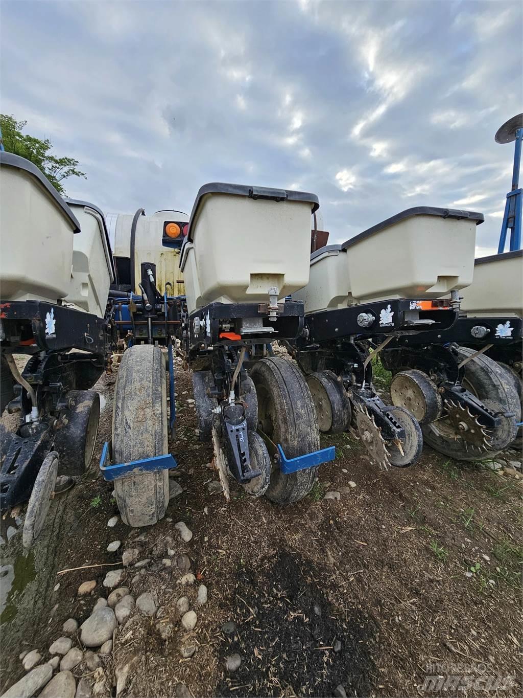 Kinze 3000 مكونات أخرى
