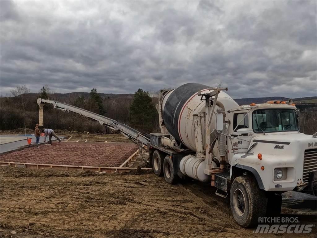 Mack DM690S مكونات أخرى