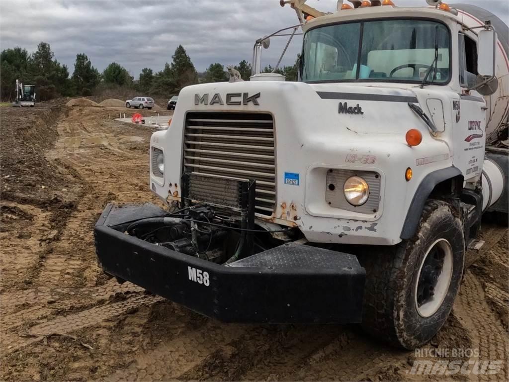 Mack DM690S مكونات أخرى