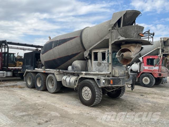 Advance  شاحنات أخرى