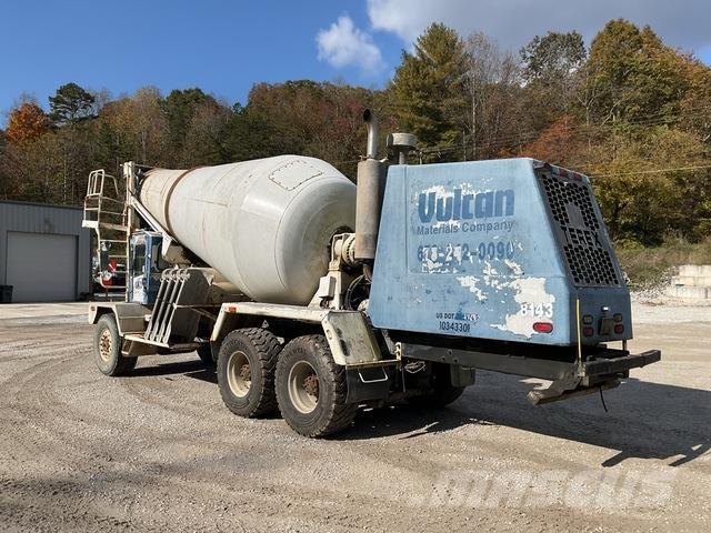 Advance  شاحنات أخرى